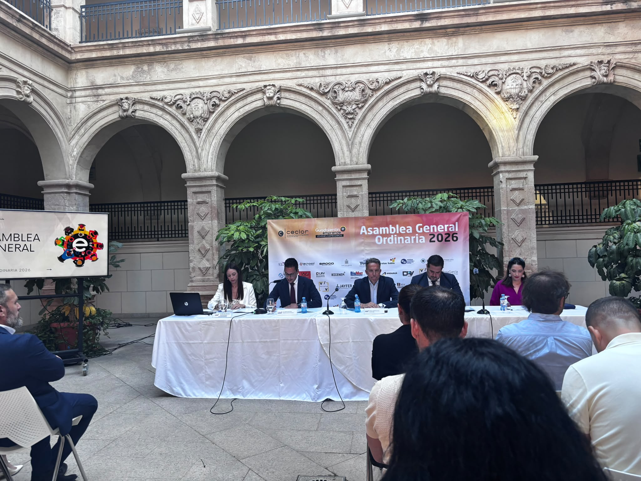 Mesa presidencial de la Asamblea General de Guadalentín Emprende